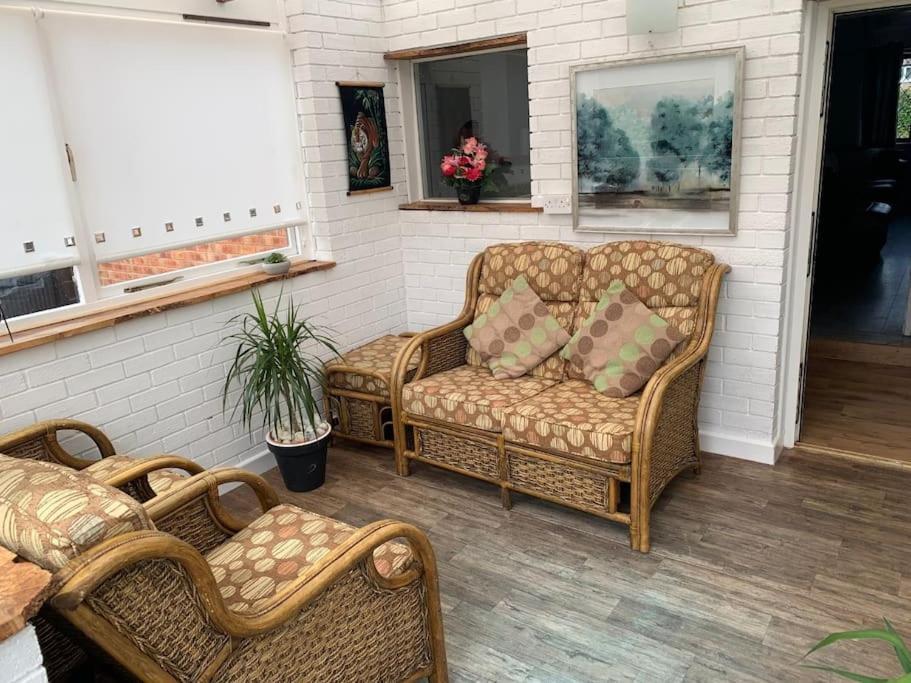 Mikes At Menai - Stylish & Spacious 3 Bed House In Menai Bridge. Exterior foto